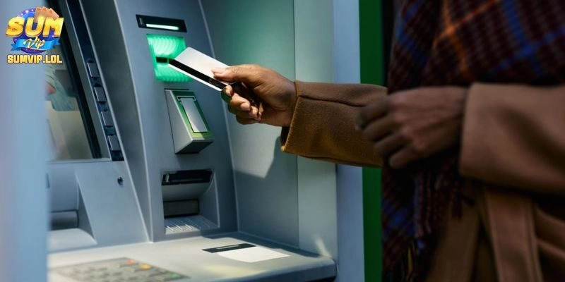 Tài khoản có số dư đáp ứng mức rút tiền SUMVIP tối thiểu theo quy định